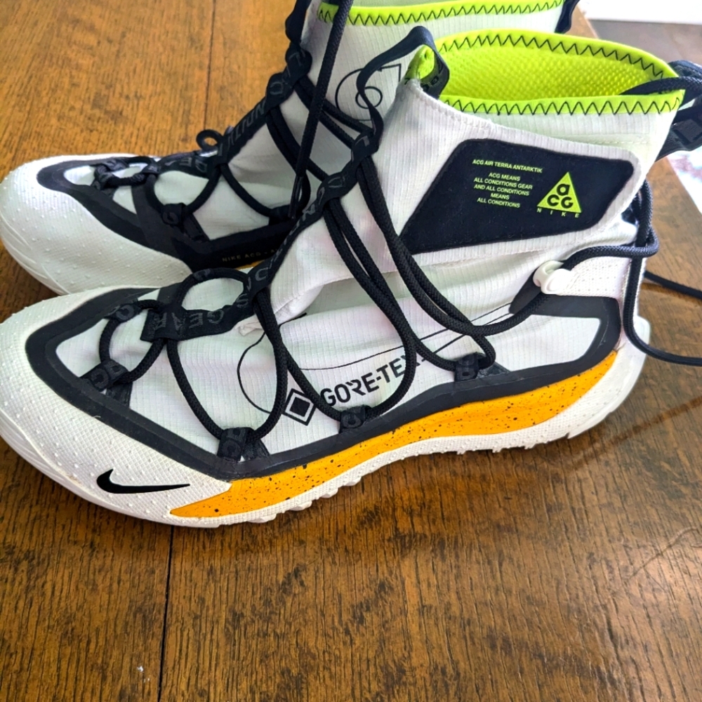 Nike Vortex Kicks